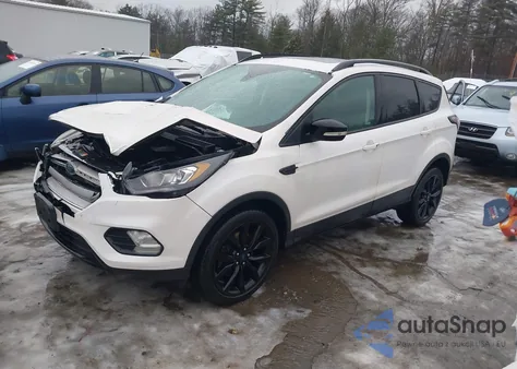 2017 Ford Escape Titanium z USA, uszkodzony, nr VIN 1FMCU9JD0HUC36784
